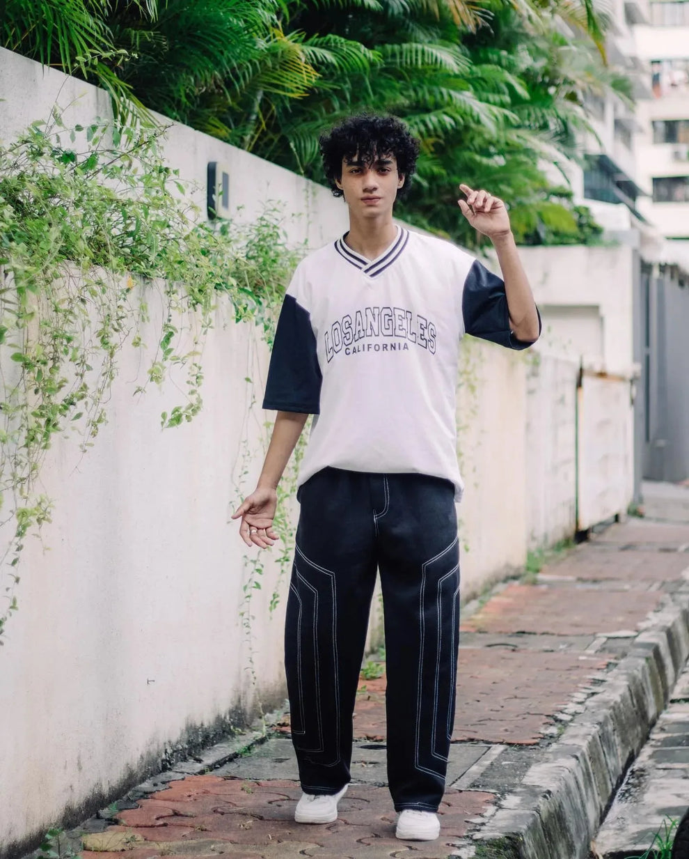 Men’s Black Wide-Leg Pants with Contrast Stitching
